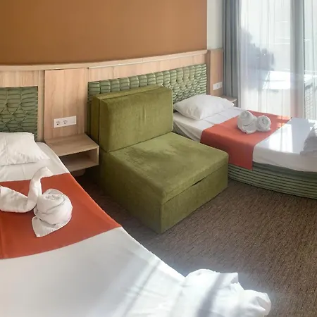 Varfal Panzio Es Wellness Hotel Pětikostelí