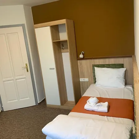 Hotel Varfal Panzio Es Wellness 3*
